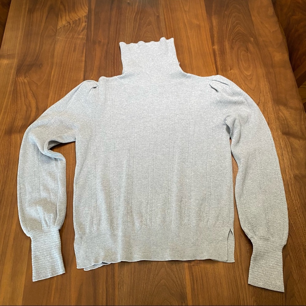 Ann Taylor turtle neck sweater size small.  Grey & Great condition
